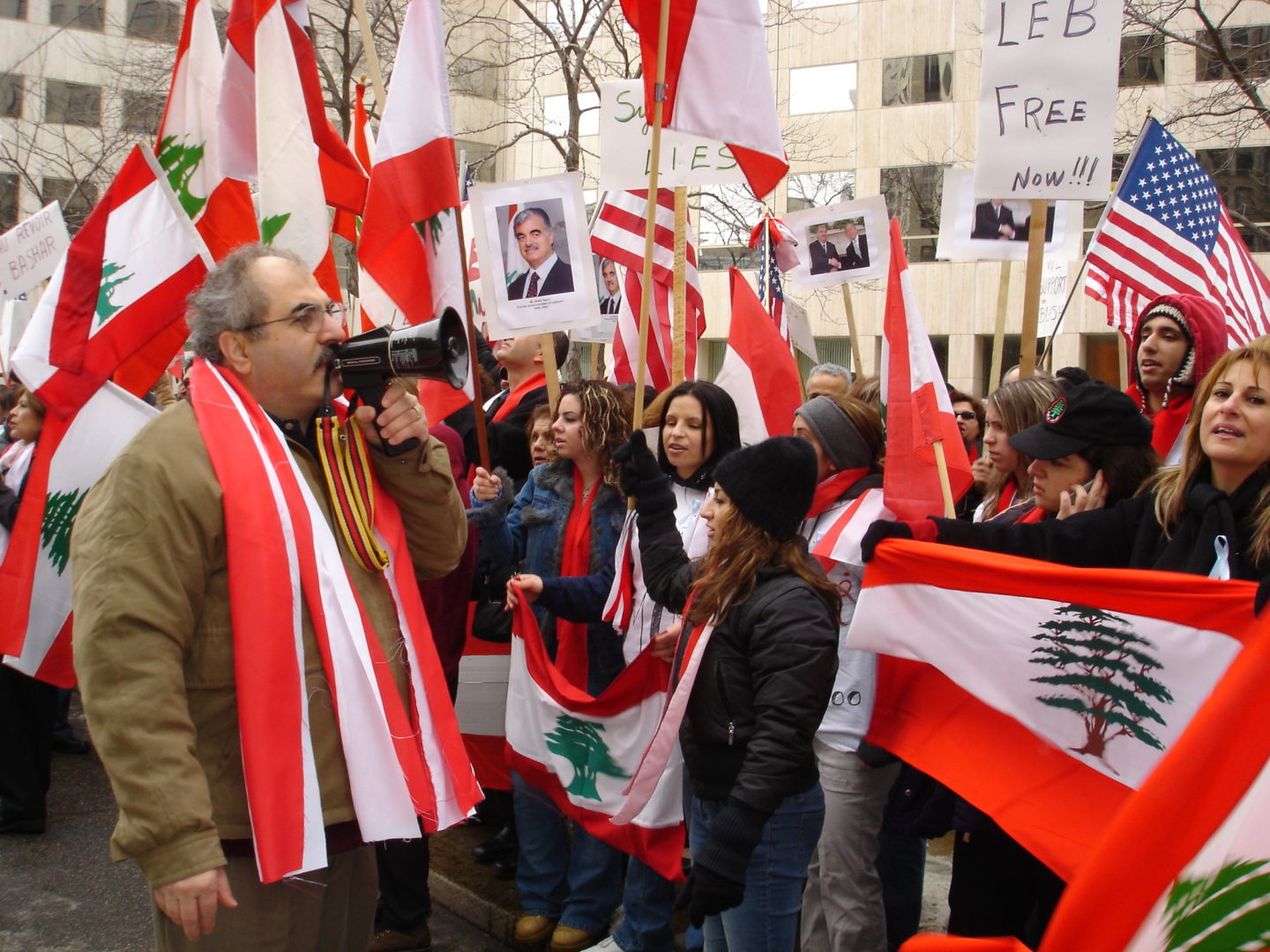Bliskowschodnie „żółte kamizelki”? Miliony protestują na ulicach Libanu