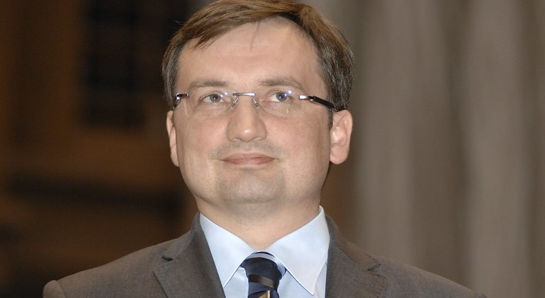 Sokołowski: Wojna o sądy to brnięcie w bagno, w którym będziemy tonąć wszyscy