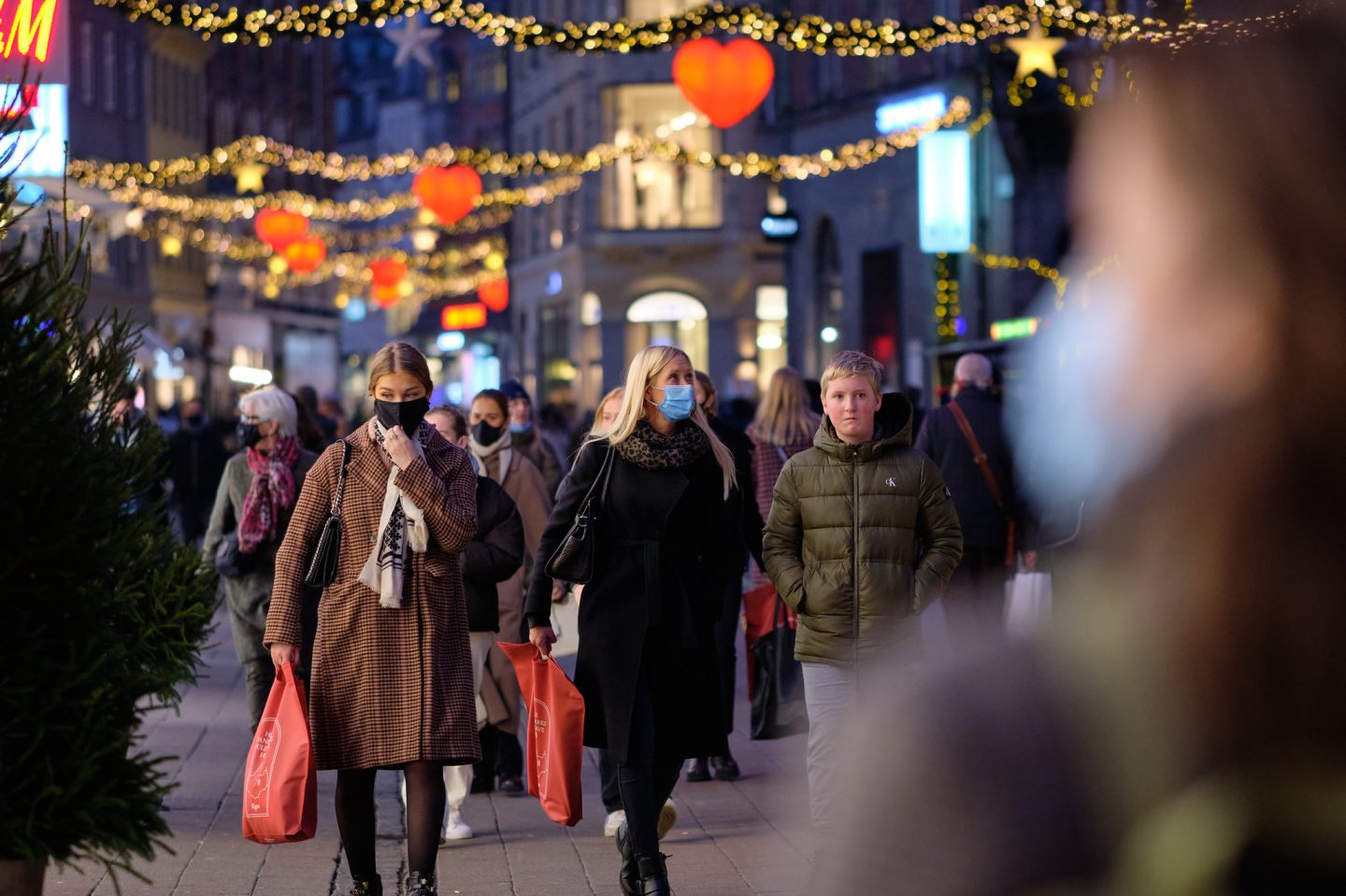 Jak wesprzeć polską gospodarkę przed Świętami? W roku pandemii kupujmy prezenty bez pośredników