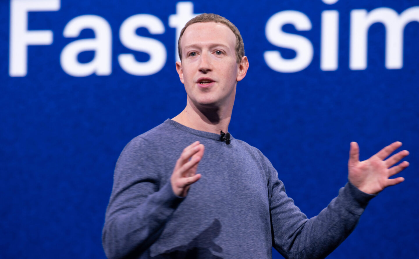 Dlaczego Facebook padł i sobie twarz rozwalił