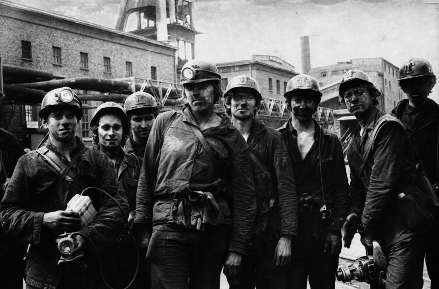 Dawny, „czarny” Śląsk umiera, a opowiadanie o strajku górników zaczyna przypominać etnograficzną gawędę