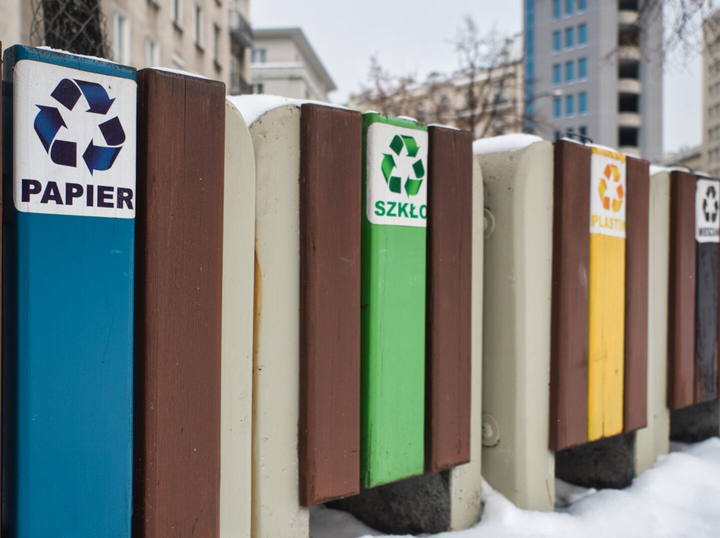 W UE produkujemy miliardy ton odpadów rocznie. Czy możemy stać się „społeczeństwem recyklingu”?