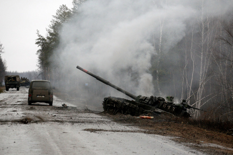 „Rusek pali się w czołgu. ZOBACZ VIDEO”. Wojna na Ukrainie i pornografia śmierci