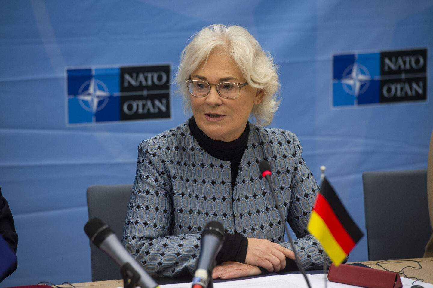 Zmiana niemieckiej minister obrony. Czy to oznacza więcej dostaw broni dla Ukrainy?