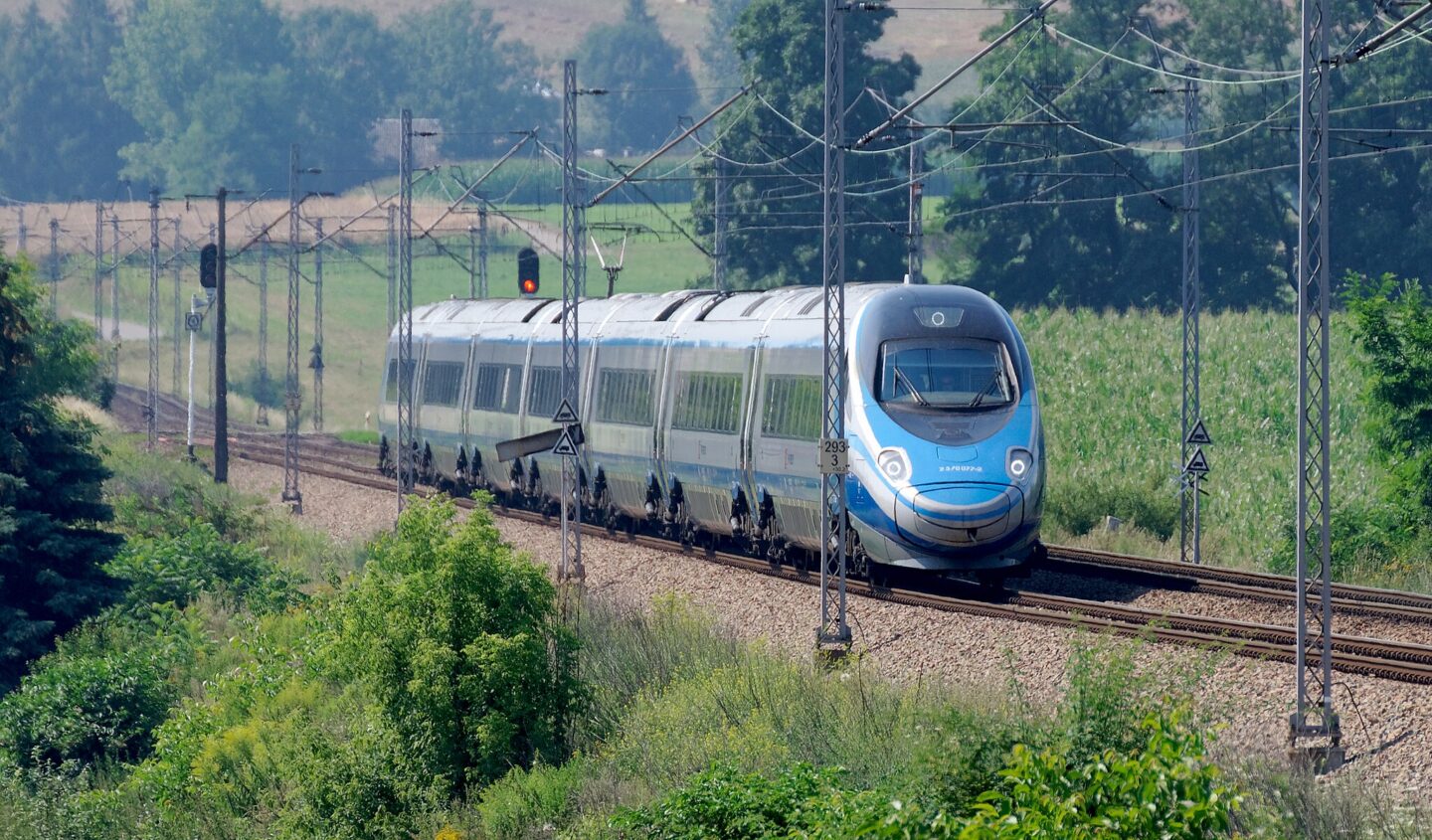 PKP wprowadziło rozwiązanie bezprecedensowe w historii Polski. Co się dzieje z CPK?