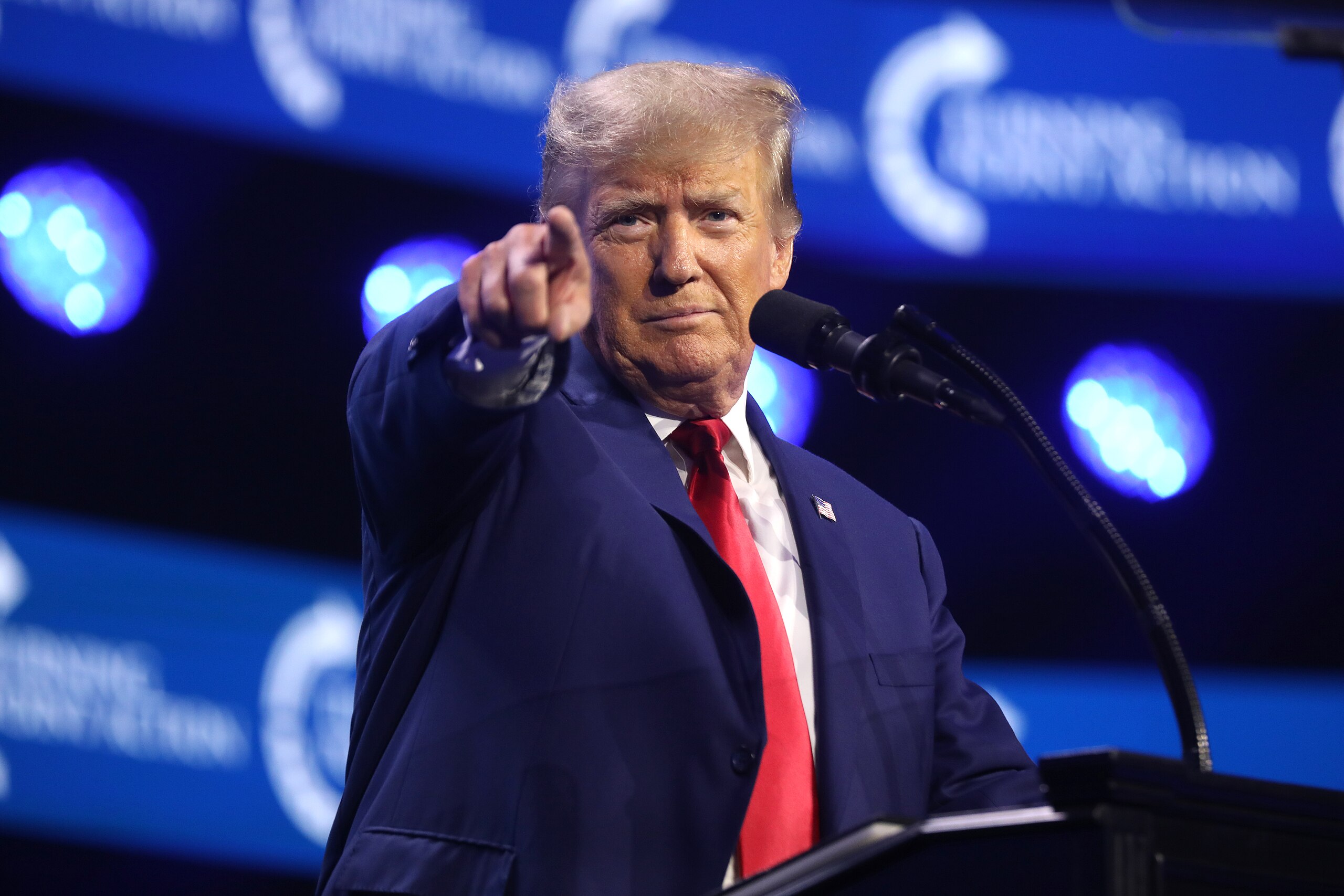 Dawny paradygmat komunikacji politycznej odchodzi do lamusa. Analiza języka Donalda Trumpa