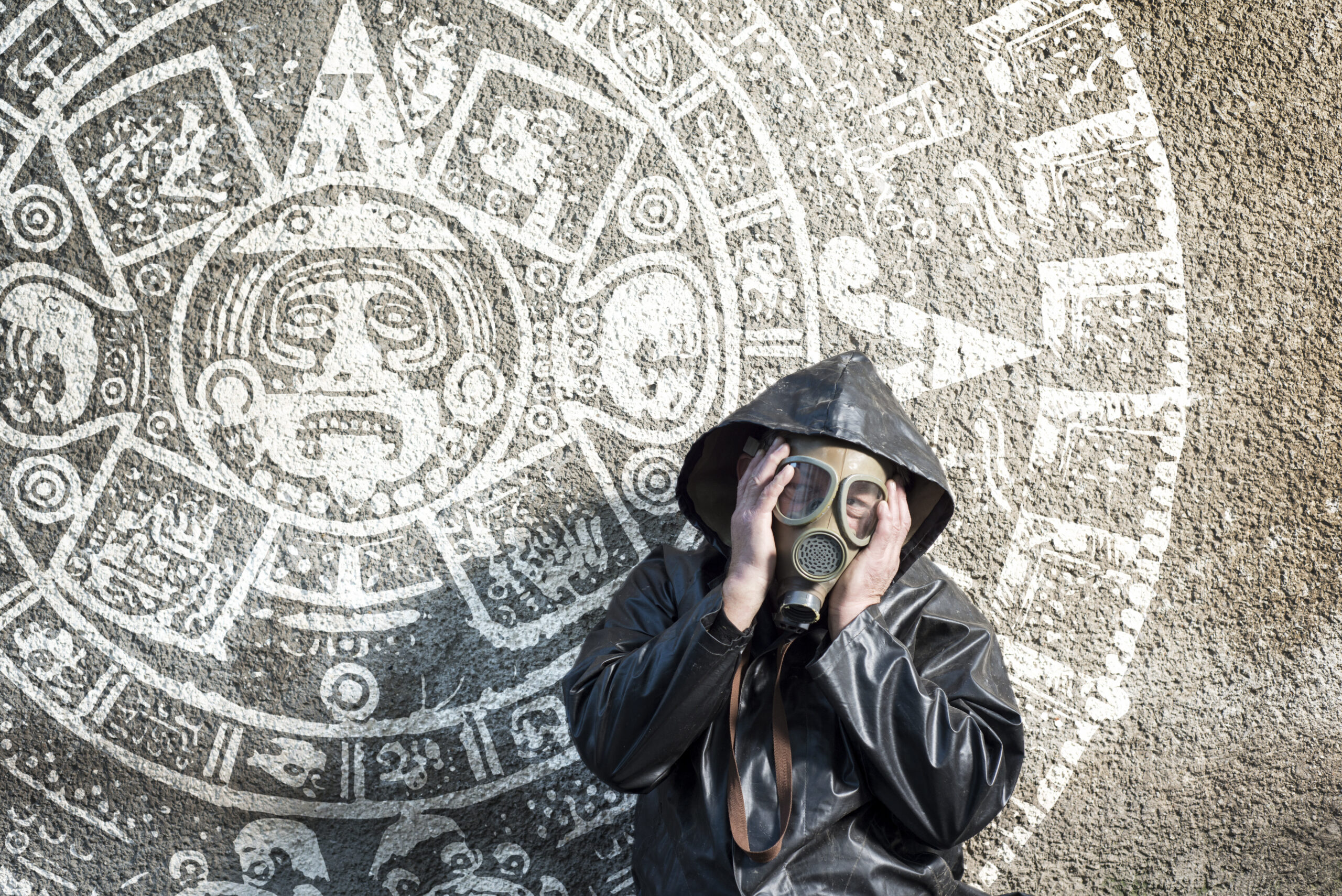 Zwolennicy Tuska coraz bardziej podatni na teorie spiskowe? Analiza zjawiska