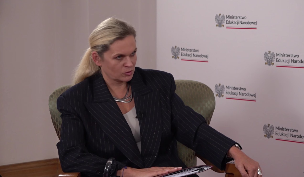 Polska szkoła 2025: ideologia, chaos i kryzys zaufania [RZĄD POD LUPĄ]