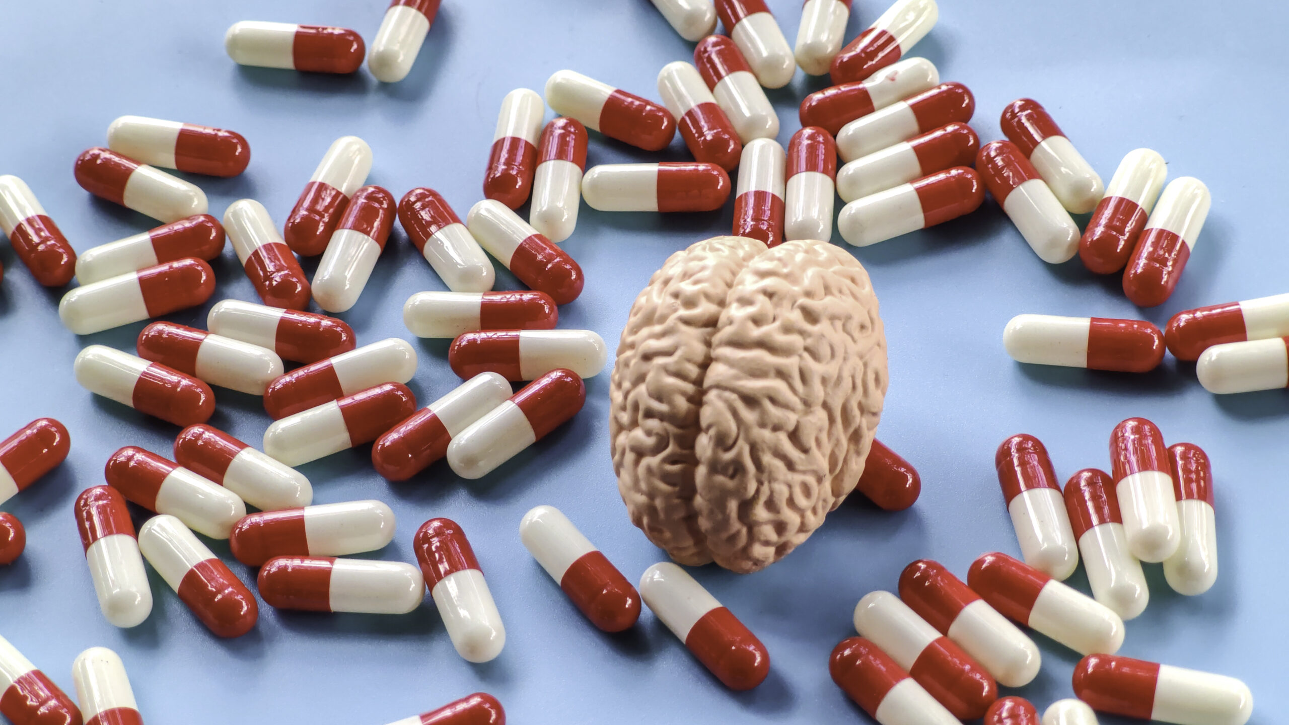 Niepokojące dane: Niepełnoletni coraz częściej korzystają z antydepresantów